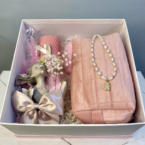 Подарочный набор с косметичкой, вазой и свечой. Подарочный набор 001 Chalet Green