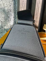 Сумка-мессенджер Louis Vuitton