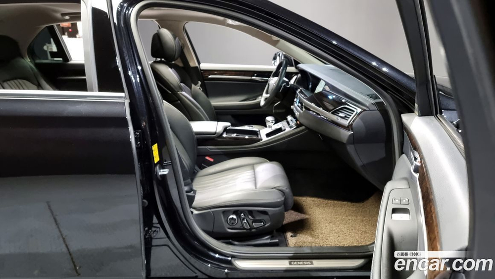 Genesis G90 3.8 AWD (08.2020)