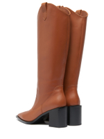 Женские удлинённые казаки из кожи