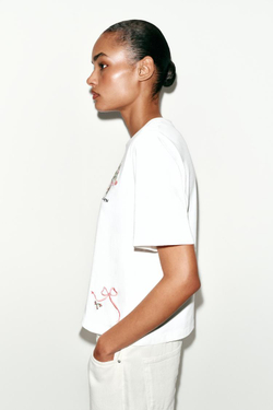 ZARA ФУТБОЛКА С ЦВЕТОЧНОЙ ВЫШИВКОЙ, БЕЛЫЙ