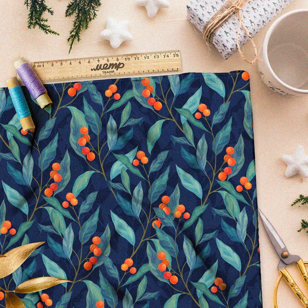 Ткань барби яркая брусника среди тёмных листьев в стиле «нуар»