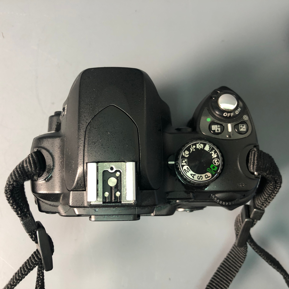 Nikon D60, 23700 кадров пробега.