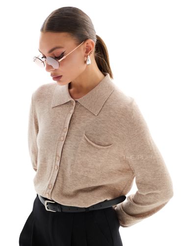 Трикотажная бежевая рубашка с нагрудным карманом