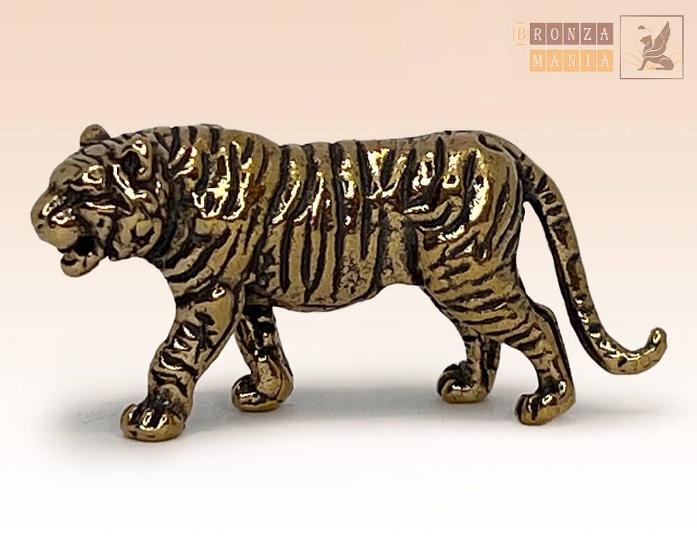 фигурка Тигр стоит