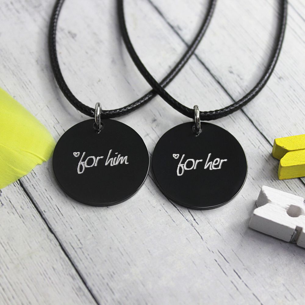 Парные чёрные кулоны подвески For him For her с гравировкой на заказ
