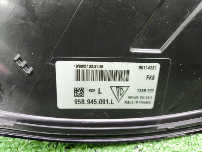 Фонарь левый внешний Porsche Macan 95b (2018-н.в.)