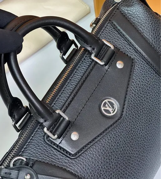 Сумка Louis Vuitton Biker, черный