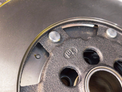 Маховик двухмассовый LUK AUDI  A4   B7 415034710