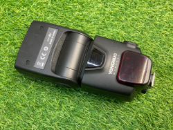 YongNuo YN-500EX Speedlite