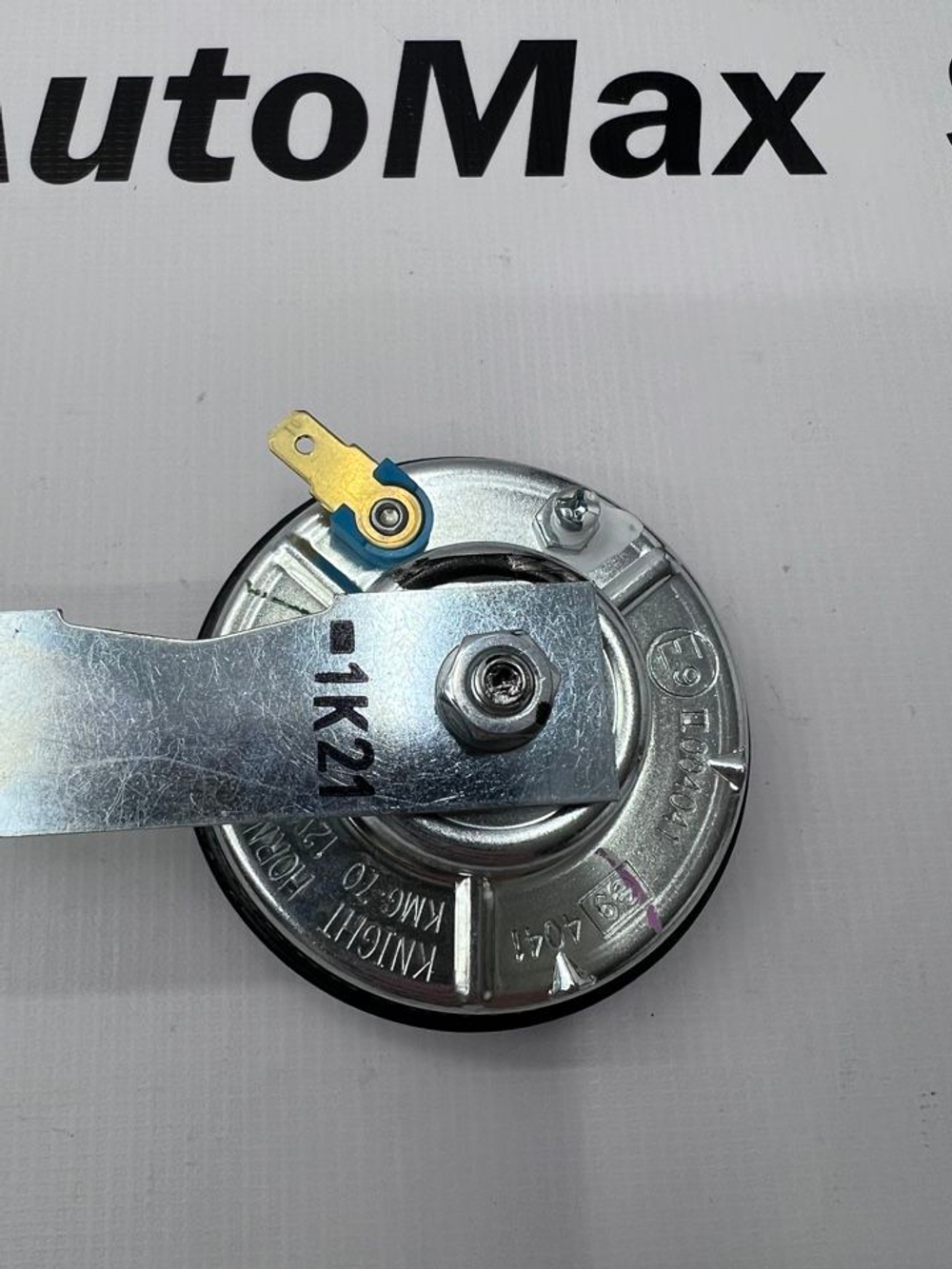 Звуковой сигнал (клаксон) Mitsubishi Pajero Sport. 8211A241. Оригинал.