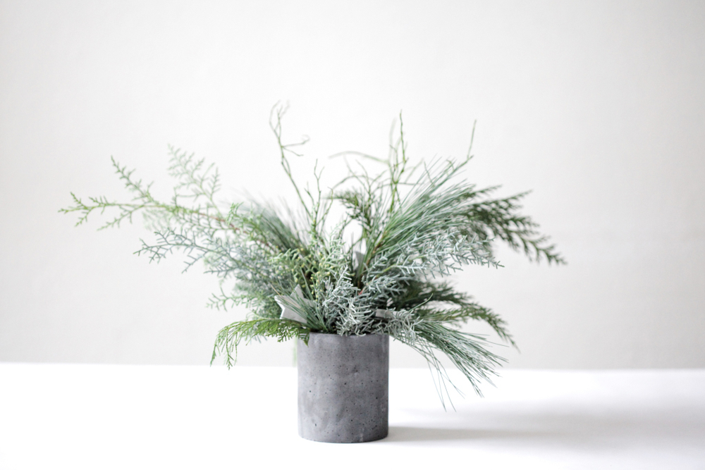 Новогодняя композиция в бетонном стаканчике № 4