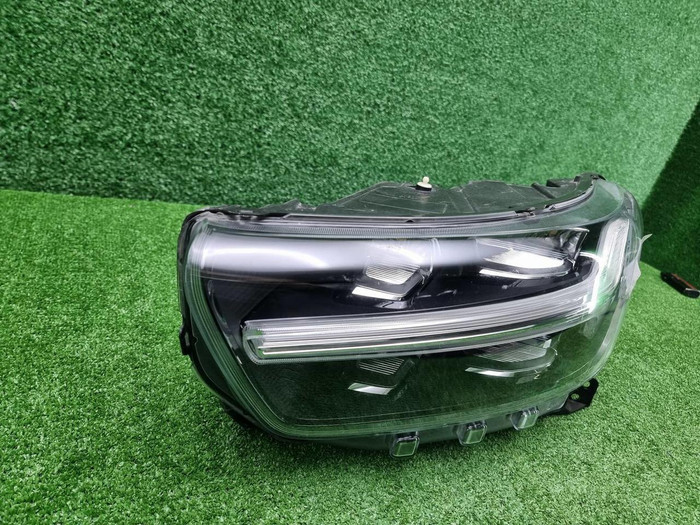 Фара левая Volvo XC40 (2017-2022) LED