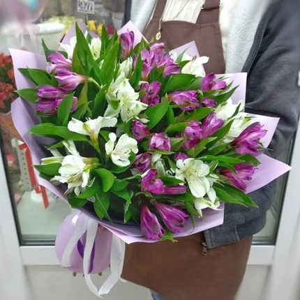 Букет из 13 альстромерий