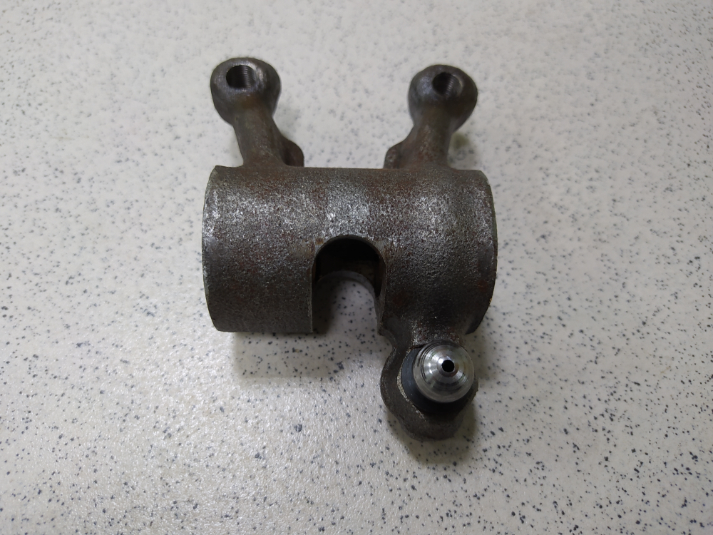 Коромысло впускных клапанов в сборе 840.1007110-01