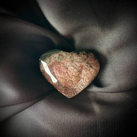 Аквариумный Кварц с Хлоритом (Сердце)