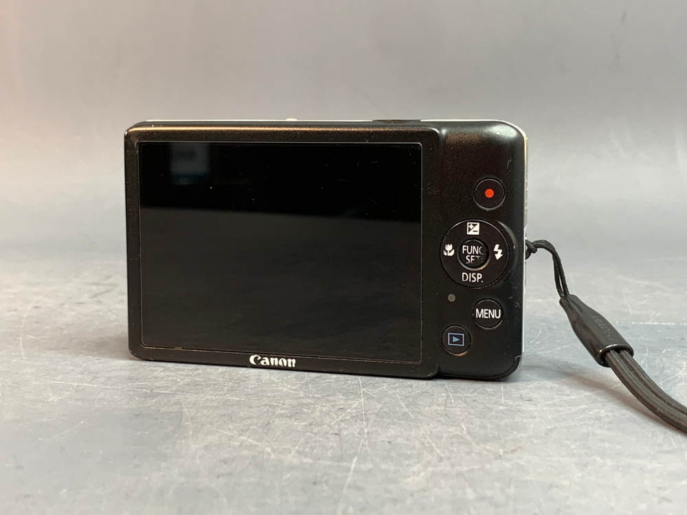 Canon Digital IXUS 117 HS царапины