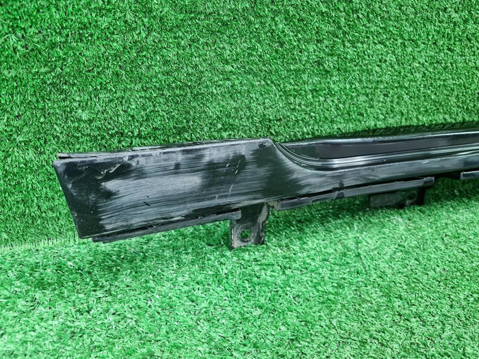 Накладка порога правая BMW I7 G70 (2022-н.в.)