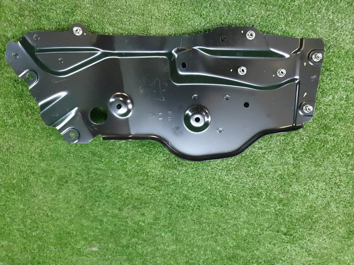 Усилитель двери задний Maserati Levante (16-24)