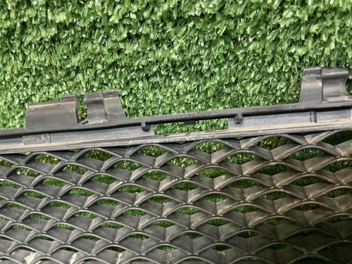 Решетка переднего бампера Mercedes E W213 (20-23)