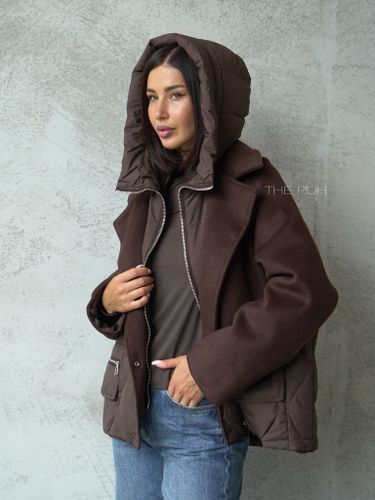 Шоколадная комбинированная куртка с манишкой