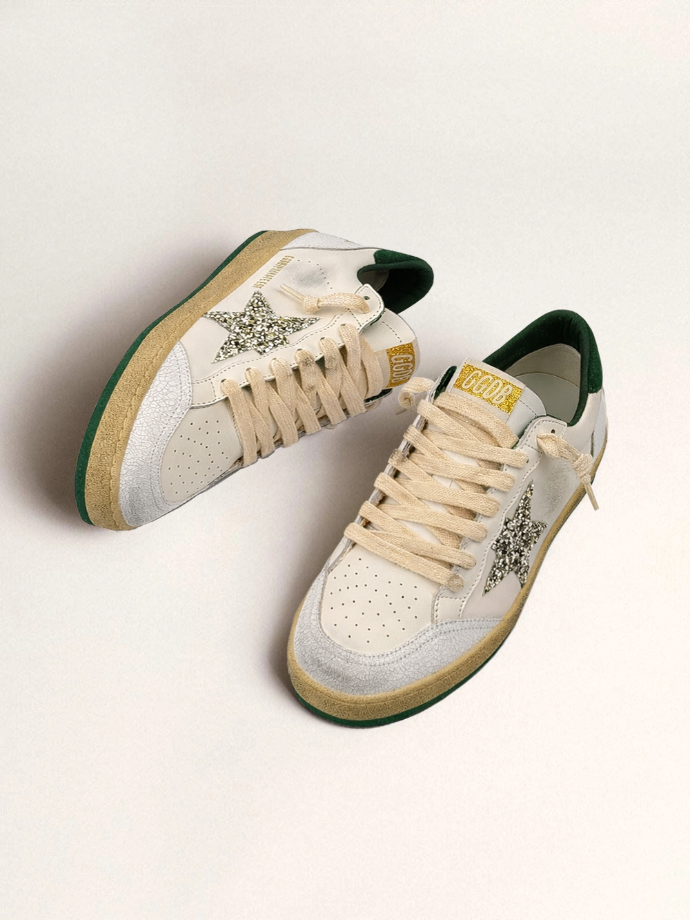 Ball Star in white leather with gold glitter star and forest-green heel tab