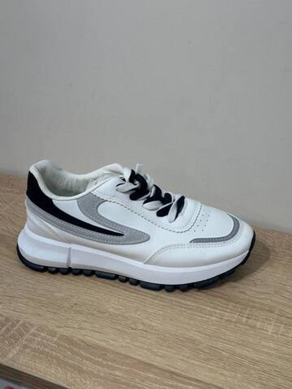 Кроссовки из эко кожи