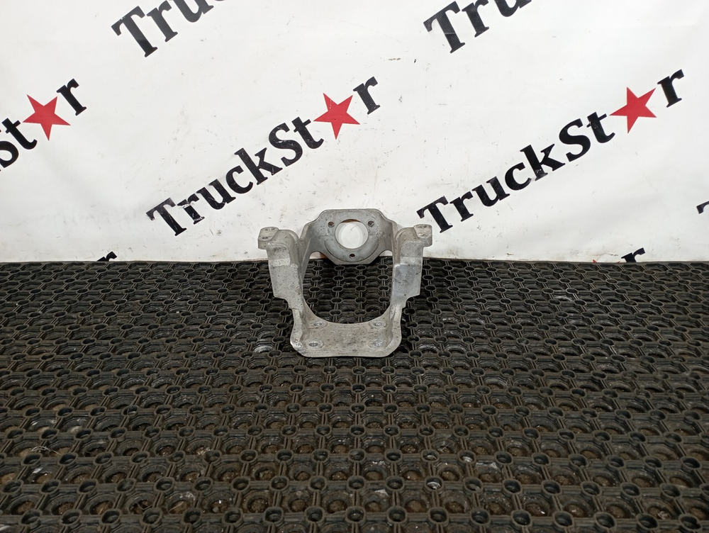 Кронштейн амортизатора