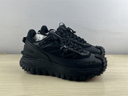 MONCLER TRAILGRIP GTX  I109A4M00350M2058999