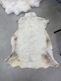 Шкура коврик меховой прикроватный овчина, 120х65 см.