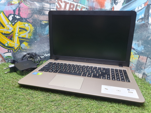 Ноутбук ASUS Pentium/4Gb/920MX 2Gb