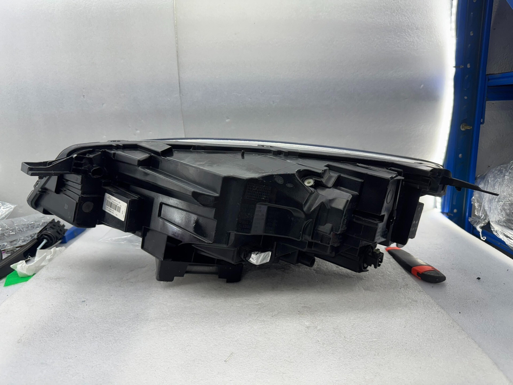 Блок LED фары для Ford Escape Kuga 2020-2022 оригинал
