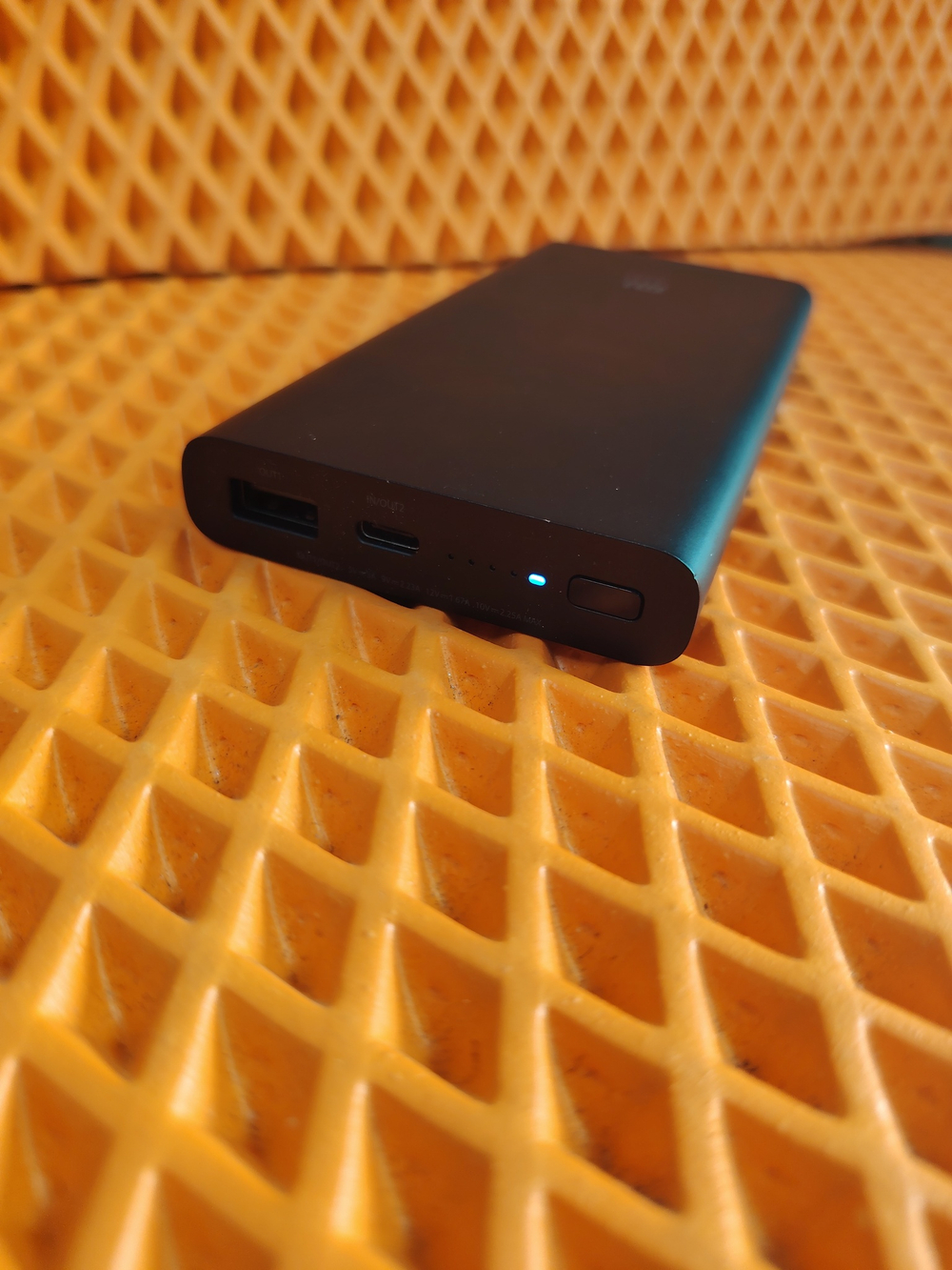 Внешний аккумулятор Xiaomi Mi Wireless Power Bank 10000mAh 10W