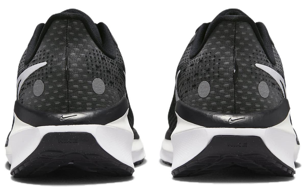 Кроссовки Nike Vomero 17
