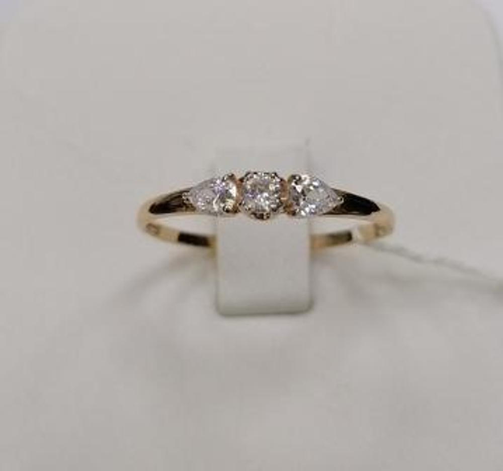 Кольцо из золота с фианитами