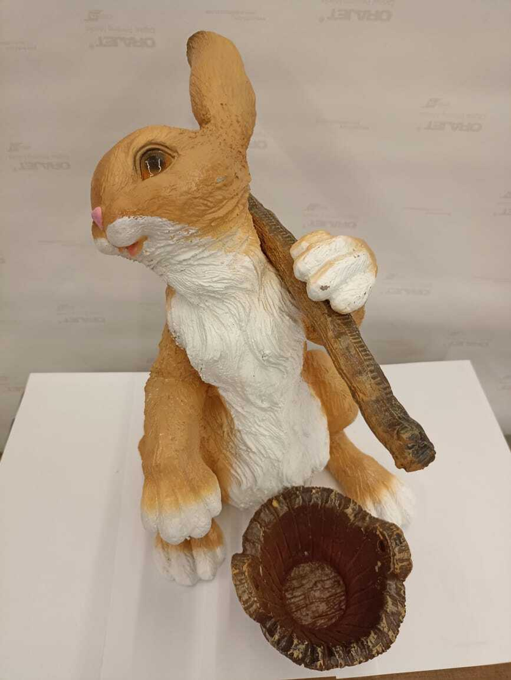 Заяц с коромыслом