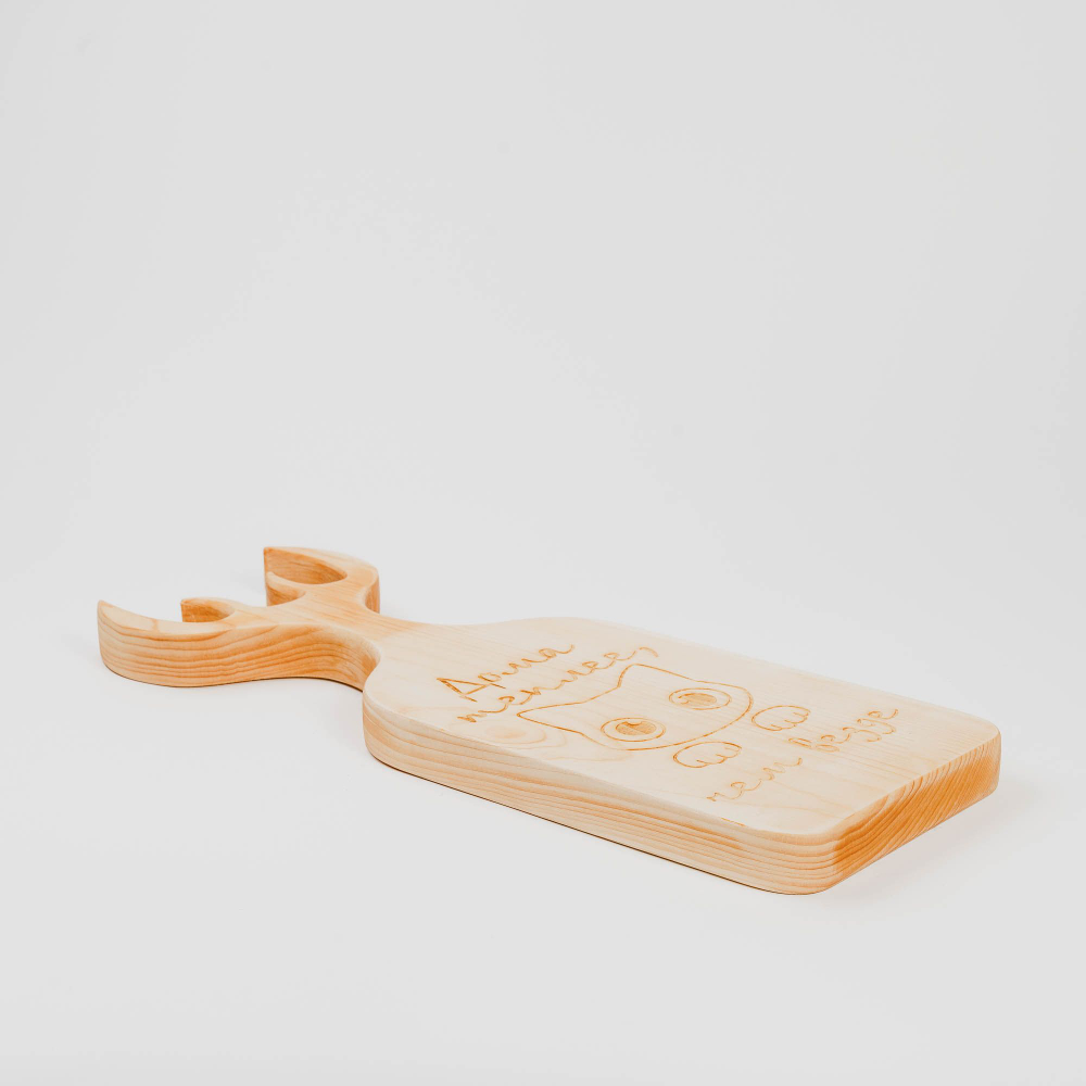 Деревянная менажница "Рога" с гравировкой из кедра