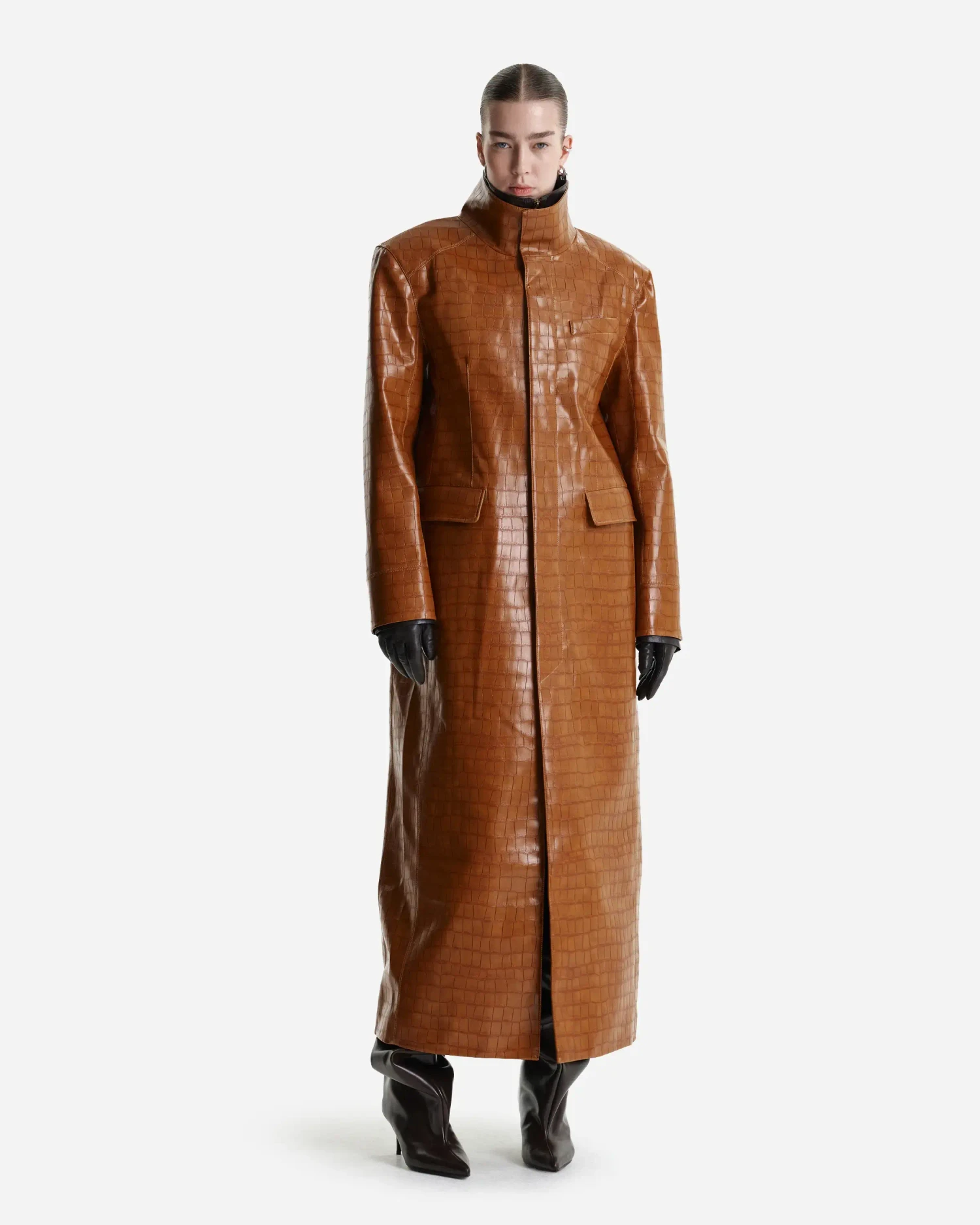 Пальто из экокожи под рептилию