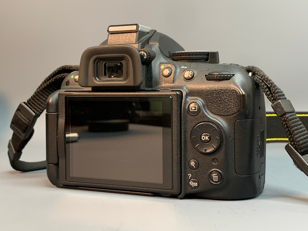Nikon D5200 kit 18-55mm 3.960 кадров