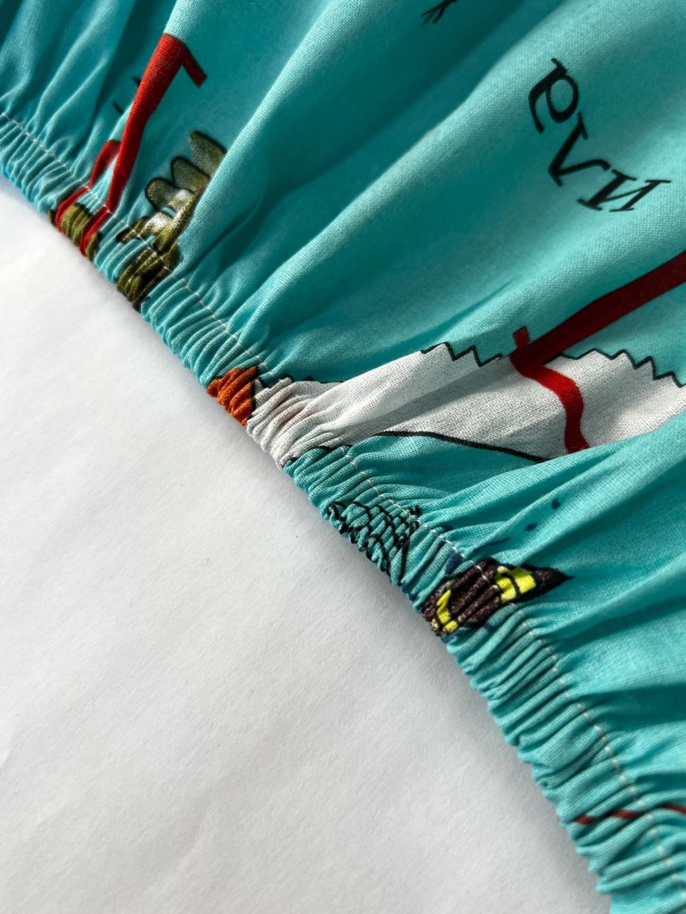 Простынь на резинке перкаль Сказка "Веселая азбука" 90x200 см