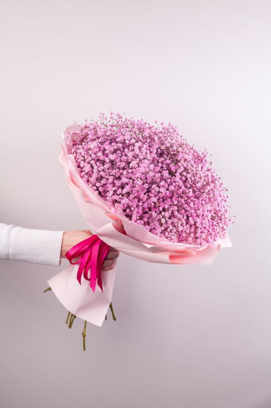 Круглый букет из розовой гипсофилы Круглый букет из розовой гипсофилы