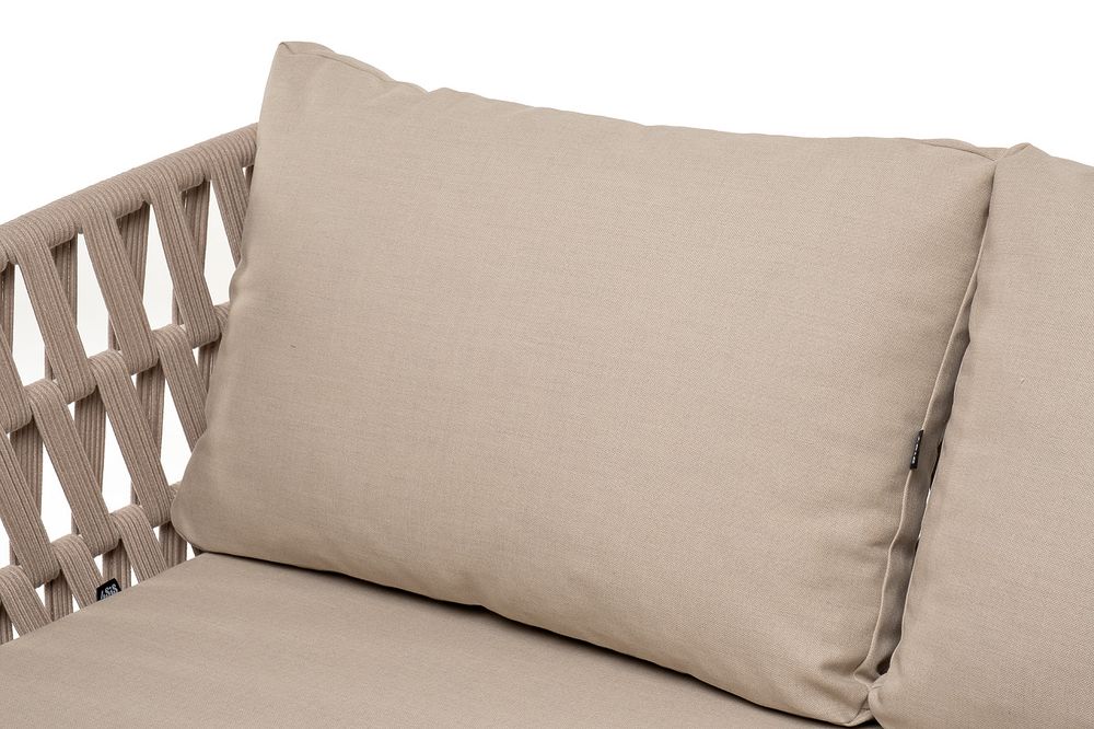 "Диего" диван 2-местный плетеный из роупа, основание дуб, каркас алюминий светло-серый (RAL7035) шагрень, роуп бежевый круглый, ткань бежевая 15052