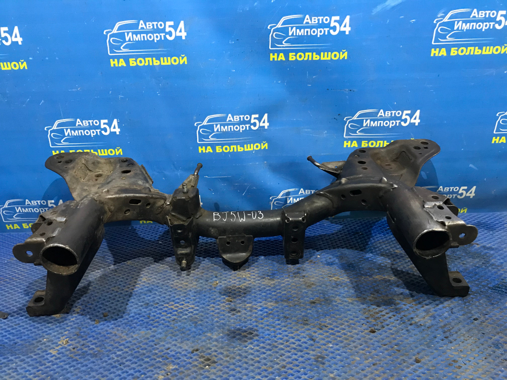 Балка передняя поперечная MAZDA FAMILIA 2001