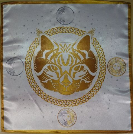 Скатерть Декоративная Предсказательная Белая кошка средняя