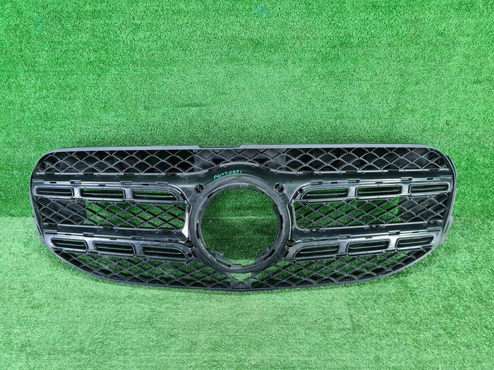 Решетка радиатора Mercedes GLS x167 (2019-2023)