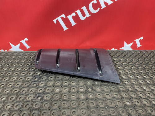 Дефлектор кабины левый 2017г.