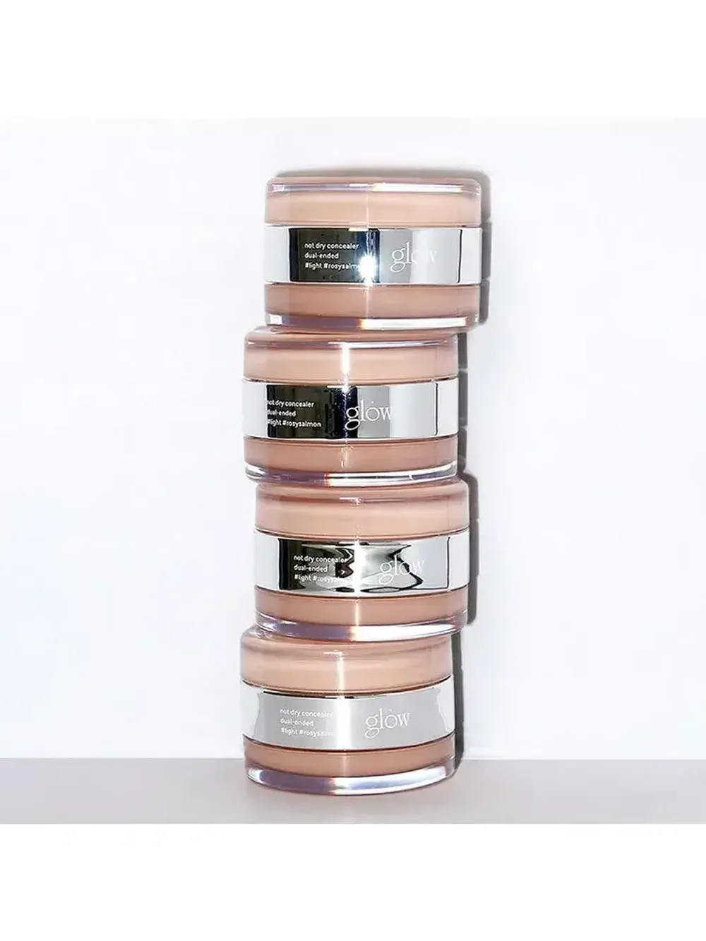 GLOW Двухцветный консилер Not Dry Concealer Light & Rosy Salmon