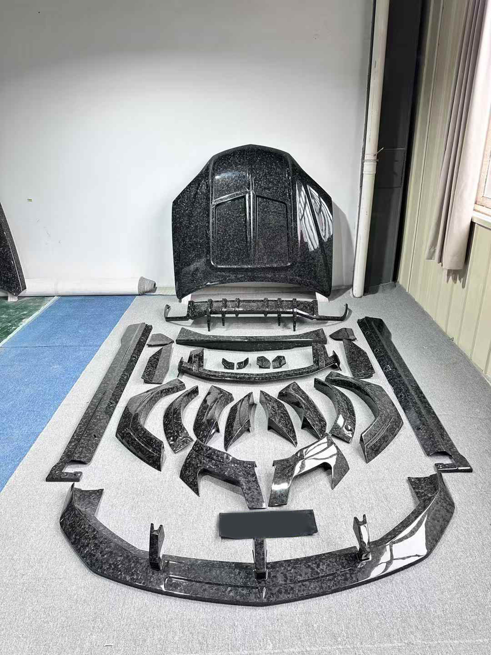 Широкий карбоновый обвес URUS SE для LAMBORGHINI URUS 2018+ Ламборгини УРУС тюнинг кованный карбон