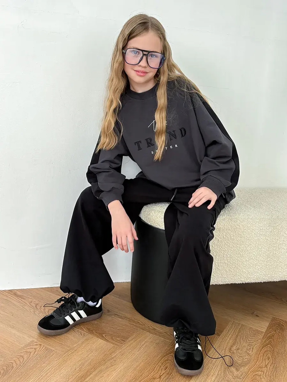 Спортивный костюм для девочки в школу