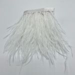 Перья страуса на ленте